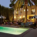 Villa Carlotta - 30 Day Requirement